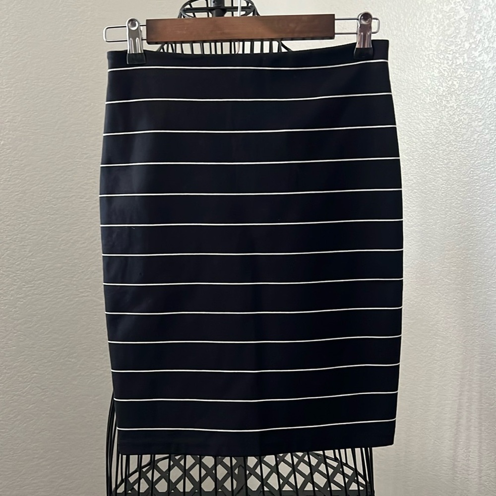 Ann Taylor petite skirt, size medium